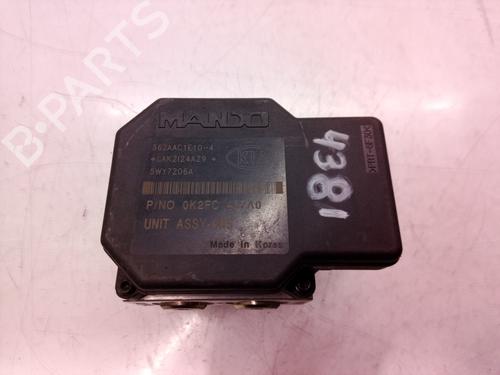 Used ABS pump KIA CARENS II MPV (FJ) 2.0 CRDi (113 hp) 8803066