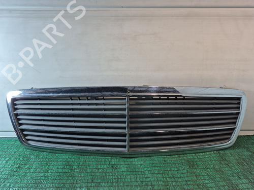 Grill MERCEDES-BENZ C-CLASS (W203) C 220 CDI (203.006, 203.008) (143 hp) 31337583
