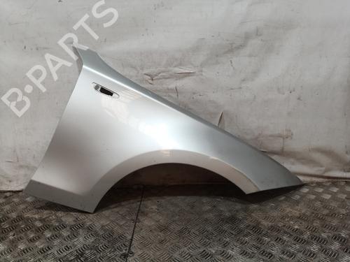 Parafango anteriore destro BMW 1 (E87) 120 i (163 hp) 10209301