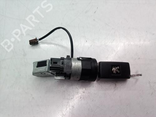 Used Ignition barrel PEUGEOT 5008 (0U_, 0E_) 1.6 HDi (114 hp) 8670797