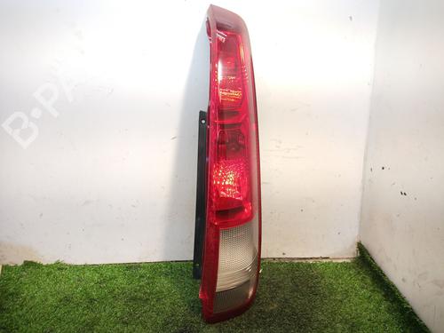 Used Right taillight NISSAN X-TRAIL I (T30) [2001-2013]  17526057