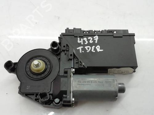 Moteur de lève-vitre arrière droit VW TOUAREG (7LA, 7L6, 7L7) 2.5 R5 TDI (174 hp) 8254452