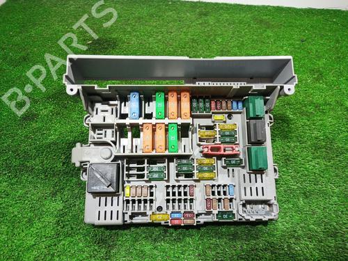 Used Fuse box BMW 1 (E87) 118 d (122 hp) 13299534