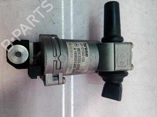 Moteur de lève-vitre arrière gauche MERCEDES-BENZ M-CLASS (W163) ML 400 CDI (163.128) (250 hp) 9233885