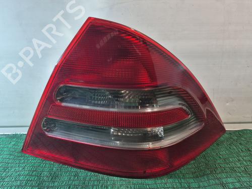Used Right taillight MERCEDES-BENZ C-CLASS (W203) C 270 CDI (203.016) (170 hp) 31013227