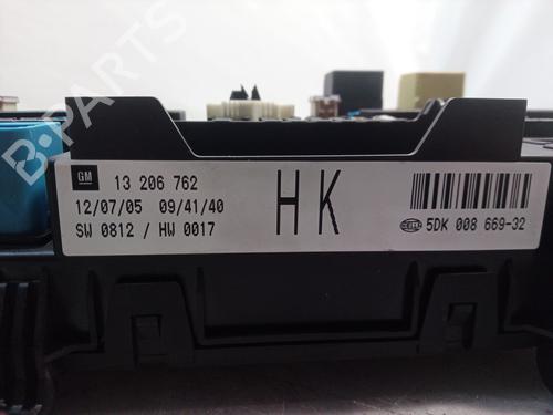 Fuse box OPEL ASTRA H GTC (A04) 1.4 (L08) | BP10628594E1 