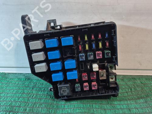 Used Fuse box HYUNDAI SANTA FÉ I (SM) 2.0 CRDi 4x4 (125 hp) 31358553