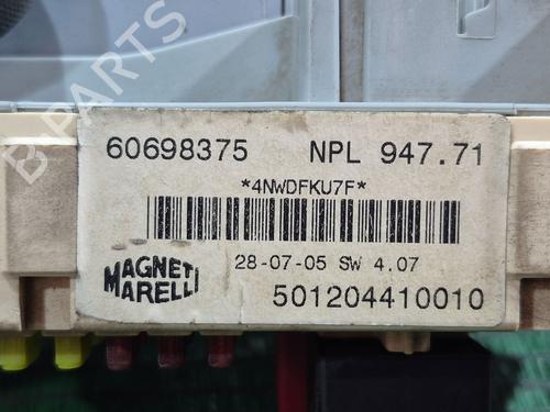 Fuse box ALFA ROMEO GT (937_) 1.9 JTD (937CXN1B) | BP36324762E1 - Image 9