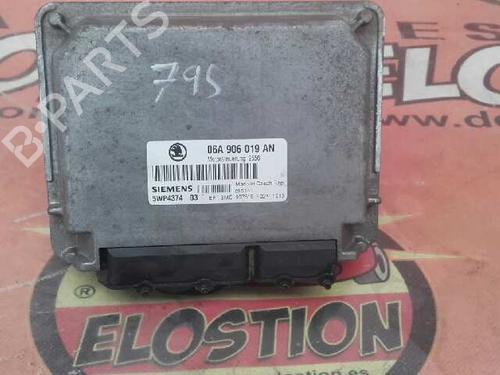 Used Engine control unit (ECU) SKODA OCTAVIA I (1U2) 1.6 (101 hp) 7922915