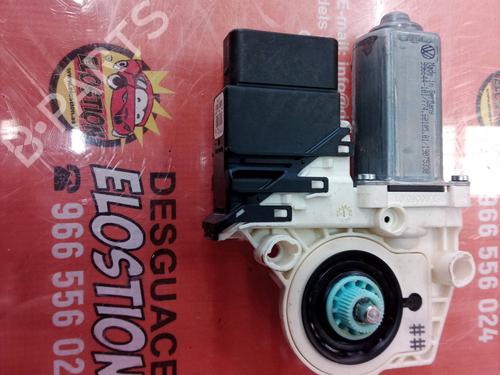 Right rear window motor VW TOURAN (1T1, 1T2) 2.0 TDI | BP7927834E22 