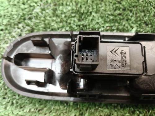 Right front window switch PEUGEOT 5008 (0U_, 0E_) 1.6 BlueHDi 120 | BP22804085I26 