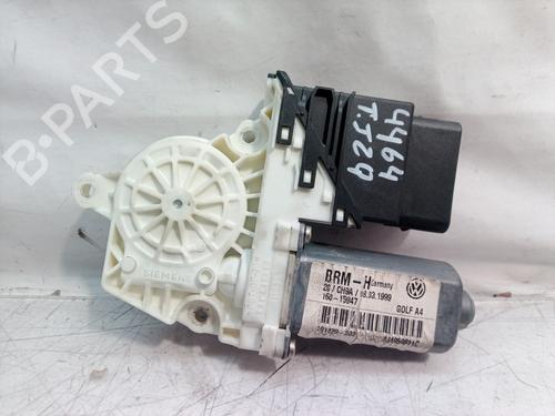Portierruitmotor linksachter VW GOLF IV (1J1) 1.9 TDI (110 hp) 9840639