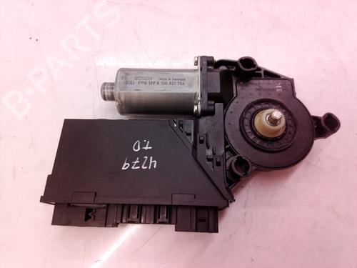 Portierruitmotor rechtsachter VW TOUAREG (7LA, 7L6, 7L7) 3.0 V6 TDI (225 hp) 8633022