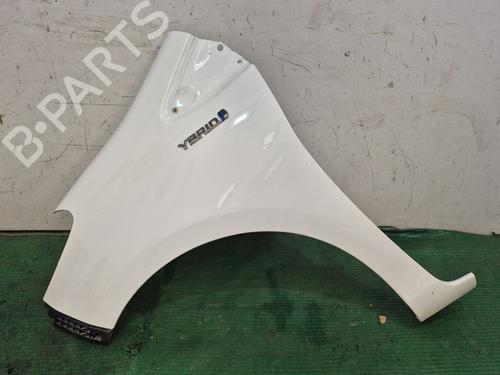 Used Left front fenders TOYOTA YARIS (_P13_) 1.5 Hybrid (NHP130_, NHP130) (101 hp) 28084447