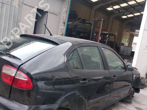 Right front window motor SEAT LEON (1M1) 1.6 16 V | BP10154387E20 