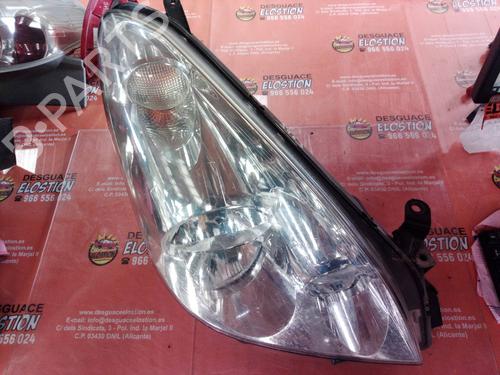 Used Right headlight TOYOTA COROLLA Verso (ZER_, ZZE12_, R1_) 1.8 (ZNR11_, ZNR11R) (129 hp) 7927952