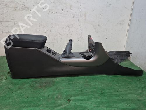 Used Armrest / Center console TOYOTA RAV 4 III (_A3_) 2.2 D (ALA35_) (150 hp) 30121480