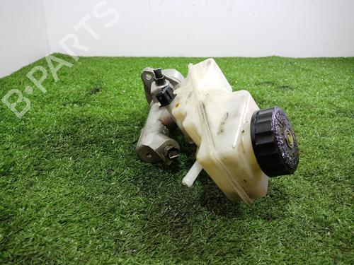 Used Brake master cylinder TOYOTA AVENSIS (_T25_) 2.2 D-4D (ADT251_, ADT251R) (150 hp) 17982565