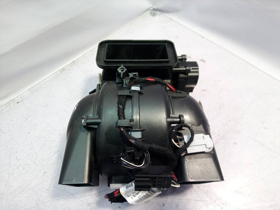 Heater blower motor MERCEDESBENZ MCLASS (W163) ML 400 CDI (163.128) 9233884 BParts