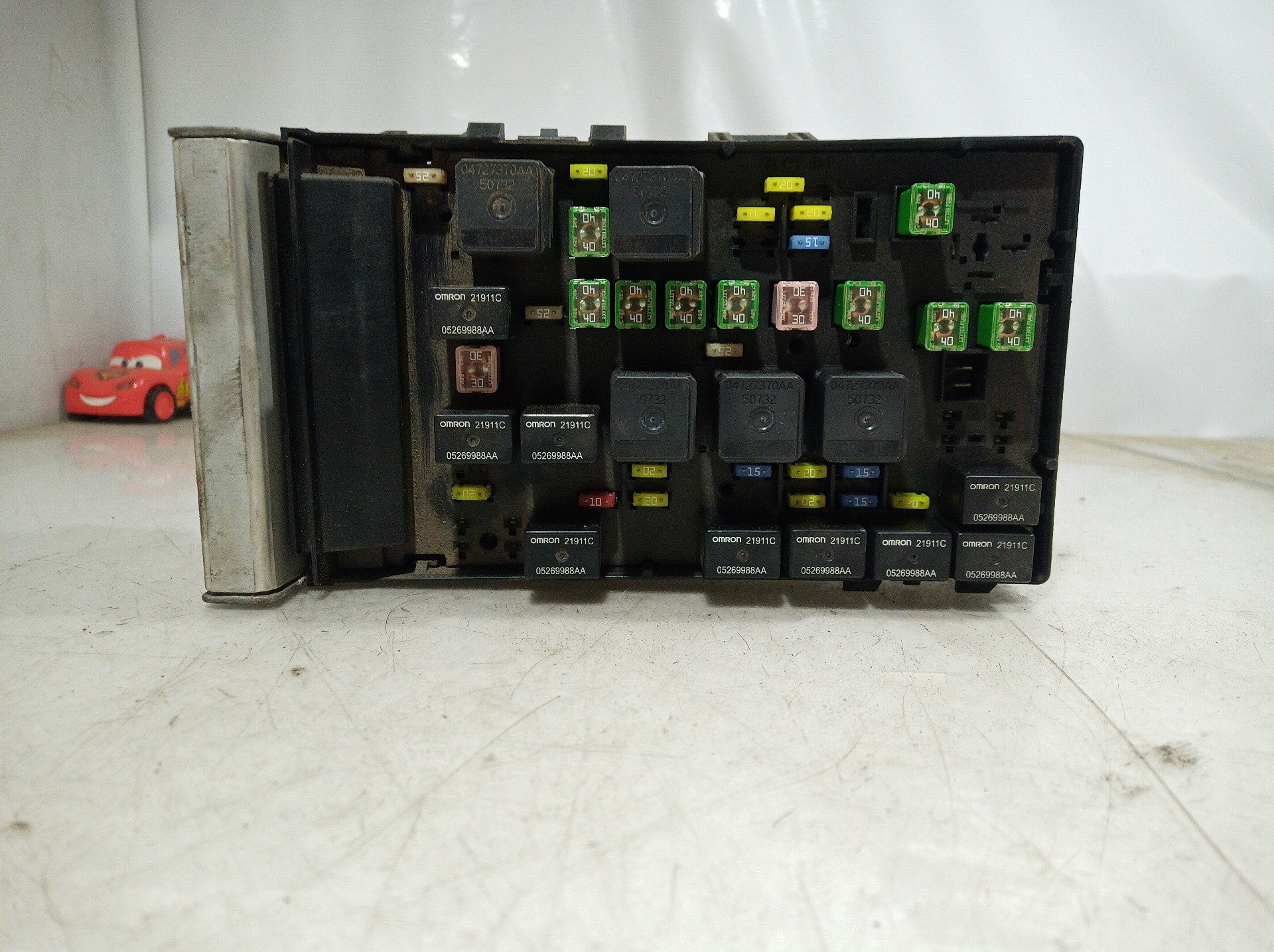 Fuse box CHRYSLER VOYAGER IV (RG, RS) 2.8 CRD 11937136 BParts