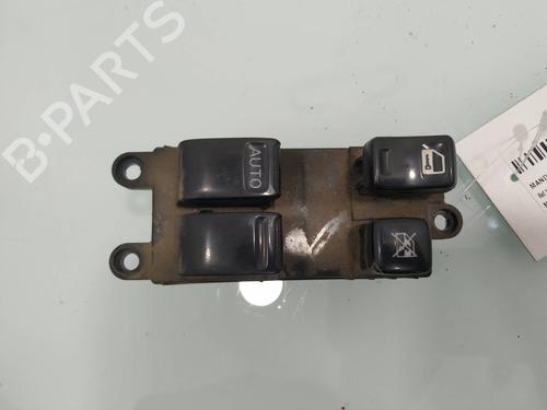 Used Left front window switch NISSAN ALMERA II (N16) 2.2 dCi (112 hp) 10557299