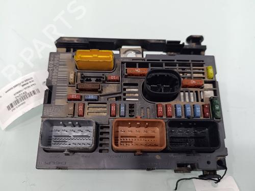 Used Fuse box Fuse box 38310481 38310481