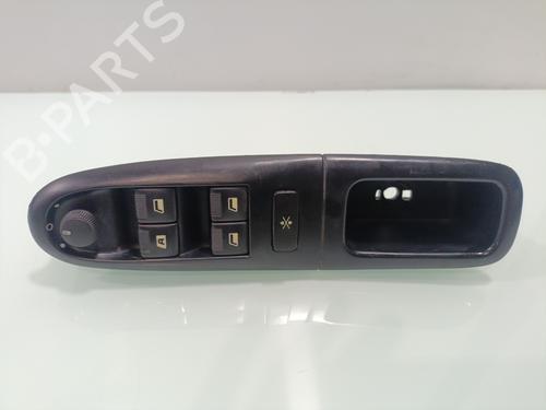Used Left front window switch Left front window switch PEUGEOT 406 (8B) 2.0 HDI 110 (109 hp) 34495531 34495531