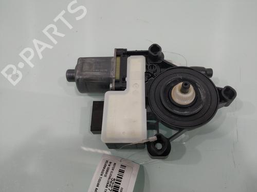 Portierruitmotor rechtsachter VW TIGUAN (AD1, AX1) [2016-2025]  26389760