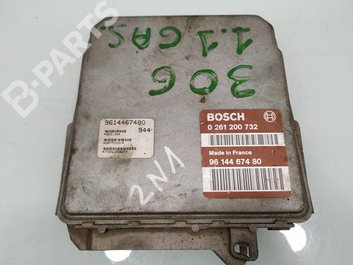 Used Engine control unit (ECU) Engine control unit (ECU) PEUGEOT 306 Hatchback (7A, 7C, N3, N5) 1.1 (60 hp) 10937815 10937815