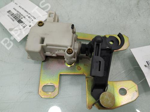 Used Central lock pump VW TOUAREG (7LA, 7L6, 7L7) 2.5 R5 TDI (174 hp) 18654949