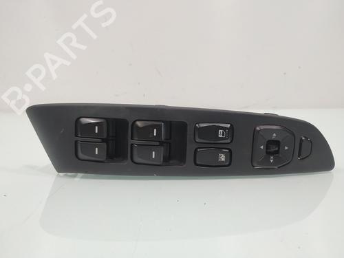 Used Left front window switch HYUNDAI ix35 (LM, EL, ELH) [2009-2016]  28052578