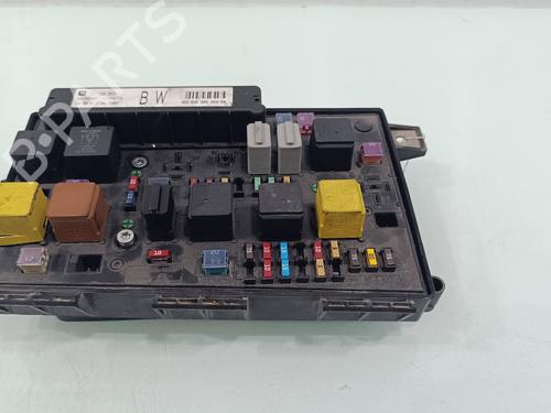 Used Fuse box Fuse box 38310905 38310905