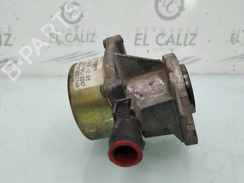 Used Vacuum pump RENAULT CLIO II (BB_, CB_) [1998-2016]  8091234