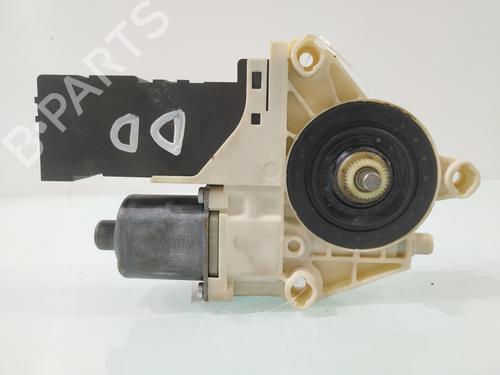 Portierruitmotor rechtsvoor PEUGEOT 407 (6D_) 2.0 HDi 135 (6DRHRH, 6DRHRE, 6DRHRG, 6DRHRJ) | BP30043652E20 