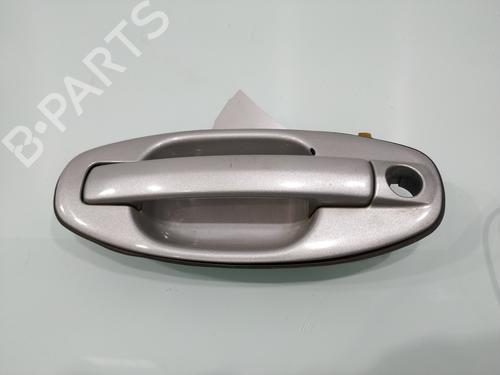 Used Front left exterior door handle HYUNDAI SANTA FÉ I (SM) 2.0 CRDi (113 hp) 25721497