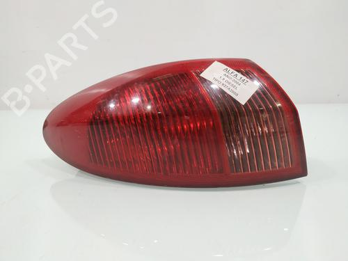 Używane Lampa tylna lewa ALFA ROMEO 147 (937_) 1.9 JTDM (937.AXD1A, 937.AXV1A, 937.BXB1A) (115 hp) 29582463