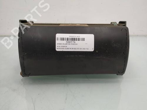 Used Passenger airbag MERCEDES-BENZ M-CLASS (W163) ML 270 CDI (163.113) (163 hp) 9675728