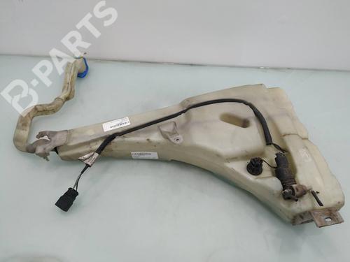 Used Windscreen washer tank Windscreen washer tank VW TOUAREG (7LA, 7L6, 7L7) 2.5 R5 TDI (174 hp) 8404484 8404484