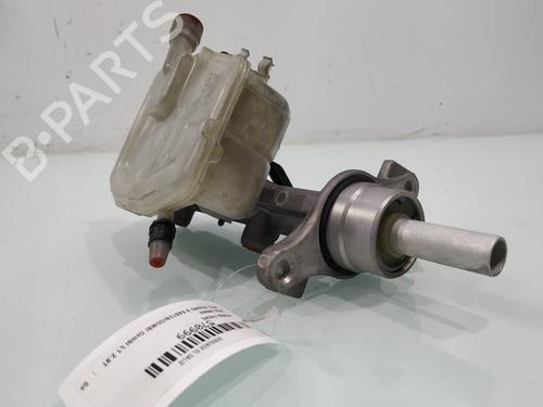 Used Brake master cylinder Brake master cylinder OPEL VIVARO B Bus (X82) [2014-2019] 33126614 33126614