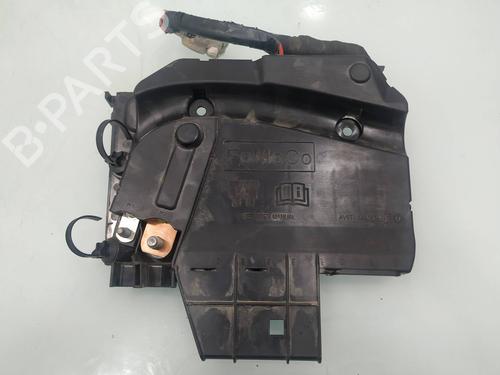 Used Fuse box FORD KUGA II (DM2) 2.0 TDCi 4x4 (150 hp) 8096063