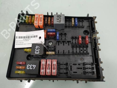 Used Fuse box VW GOLF V (1K1) [2003-2010]  8096717