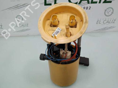 Used Fuel pump BMW 1 (E87) 118 d (143 hp) 8088989