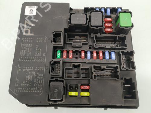 Used Fuse box NISSAN JUKE (F15) 1.6 (113 hp) 13235595