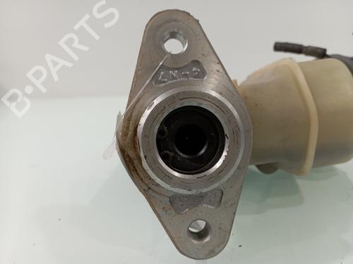 Brake master cylinder HONDA CR-V I (RD) 2.0 16V 4WD (RD1, RD3) | BP29861673M77