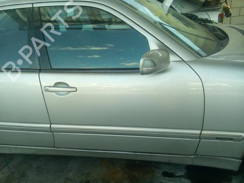 Used Right front door MERCEDES-BENZ E-CLASS (W210) E 270 CDI (210.016) (170 hp) 8089722