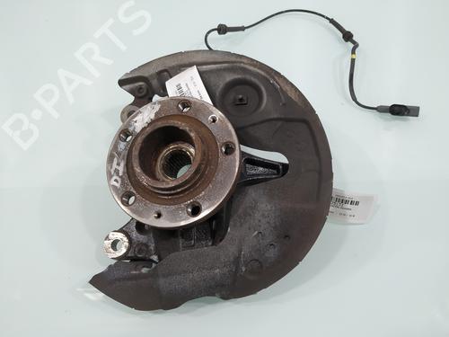 Used Left front steering knuckle PEUGEOT 308 II (LB_, LP_, LW_, LH_, L3_) [2013-2021]  27980330