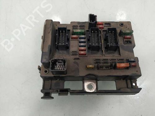 Used Fuse box PEUGEOT 307 (3A/C) 1.4 16V (88 hp) 8093554