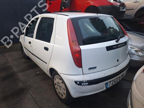 Brugte FIAT PUNTO (188_) 1.9 JTD 80 (188.237, .257, .337, .357) (80 hp) 4397720