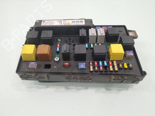 Used Fuse box Fuse box 37177409 37177409