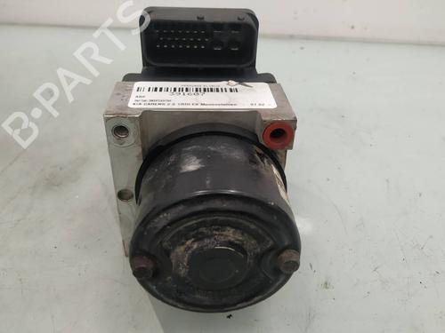 Used ABS pump KIA CARENS II MPV (FJ) 2.0 CRDi (113 hp) 9851301